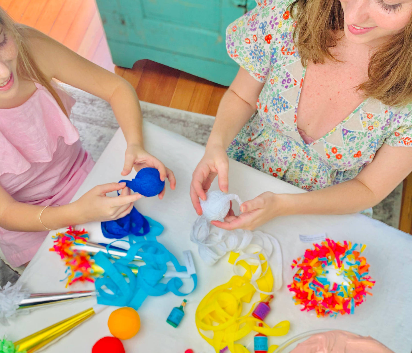 Mini Surprise Balls (5 Prizes Per Ball, Multi-Color)