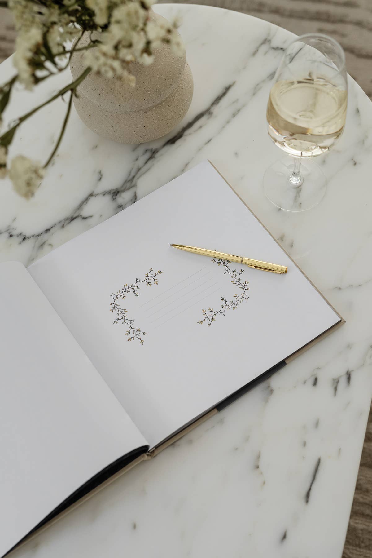Guest Book (Gold Foil Details)